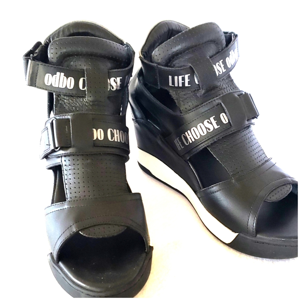 ODBO "CHOOSE LIFE" SANDALS